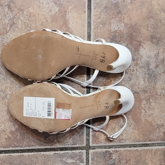 🤑SOLD🤑TABITHA SIMMONS’S WHITE HEELS SANDALS - Picture 13 of 16